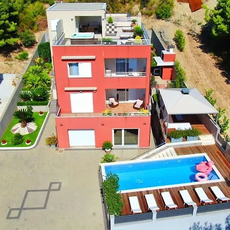 Arya With Heated Swimming Pool, Roof Hot Tub, Sauna And Gym Near The Villa *