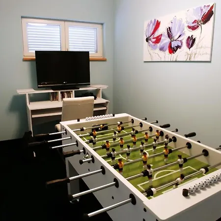 Arya With Heated Swimming Pool, Roof Hot Tub, Sauna And Gym Near The Villa Podstrana