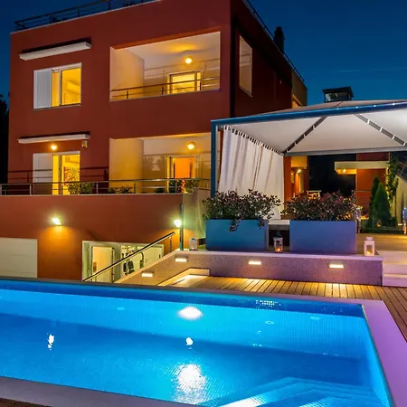 Arya With Heated Swimming Pool, Roof Hot Tub, Sauna And Gym Near The Villa *