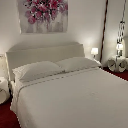Arya With Heated Swimming Pool, Roof Hot Tub, Sauna And Gym Near The Villa Podstrana