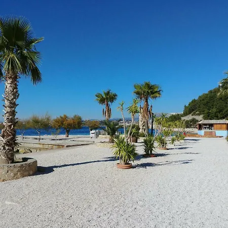 Arya With Heated Swimming Pool, Roof Hot Tub, Sauna And Gym Near The * Podstrana