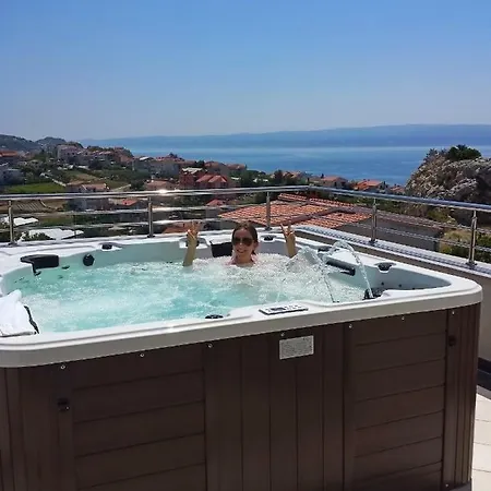 Arya With Heated Swimming Pool, Roof Hot Tub, Sauna And Gym Near The Villa *