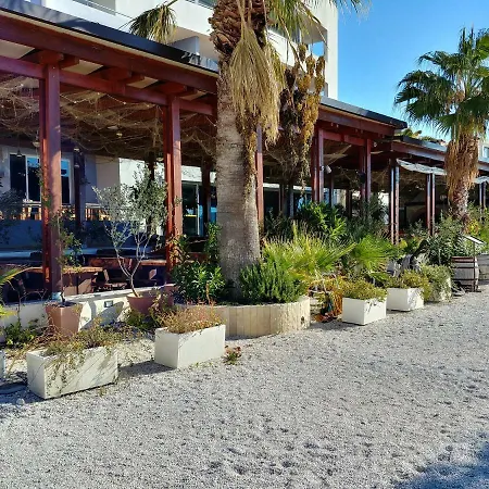 Villa Arya With Heated Swimming Pool, Roof Hot Tub, Sauna And Gym Near The