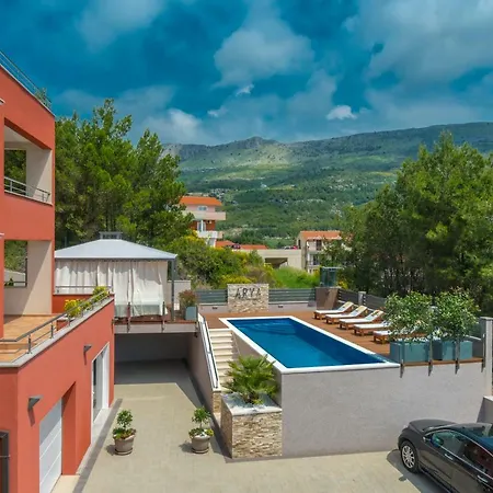 Arya With Heated Swimming Pool, Roof Hot Tub, Sauna And Gym Near The Villa *